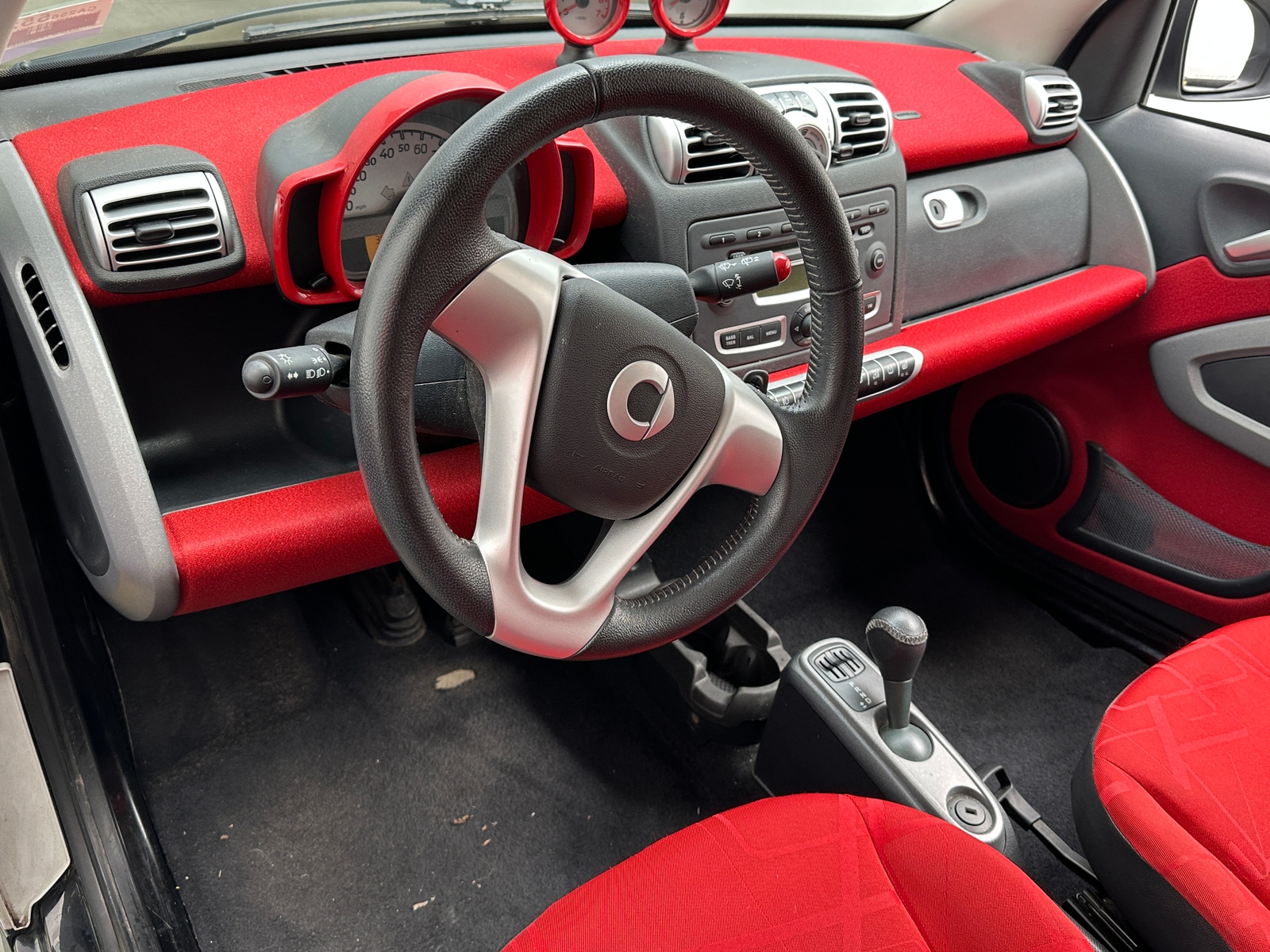 Thumbnail: 2010 smart fortwo - 3