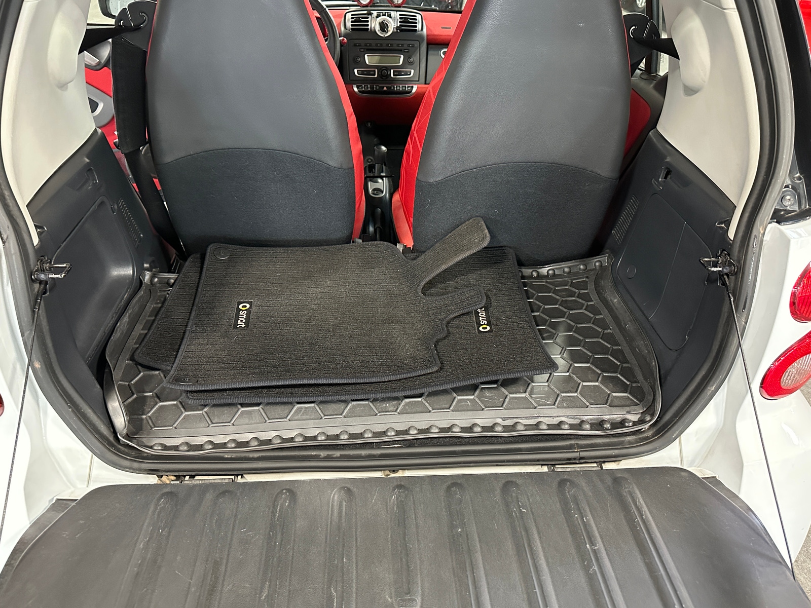 Thumbnail: 2010 smart fortwo - 6