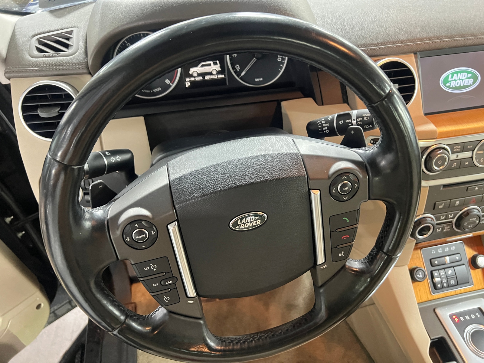 Thumbnail: 2015 Land Rover LR4 - 4