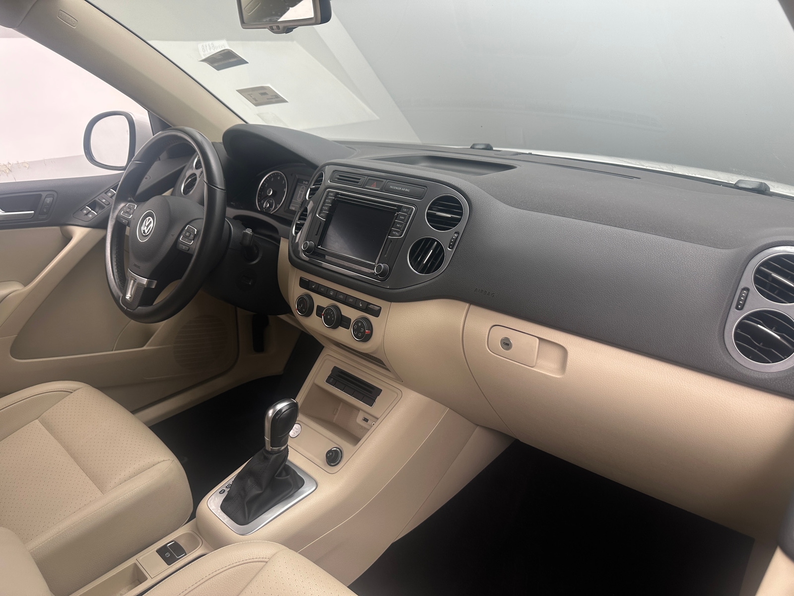 Thumbnail: 2016 Volkswagen Tiguan - 3
