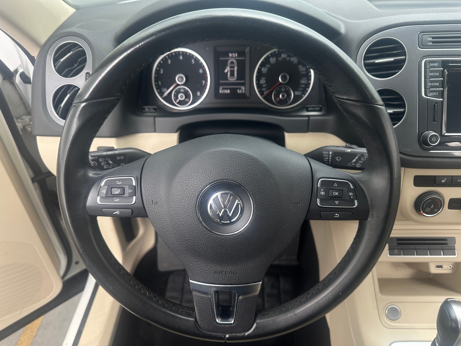 Thumbnail: 2016 Volkswagen Tiguan - 5