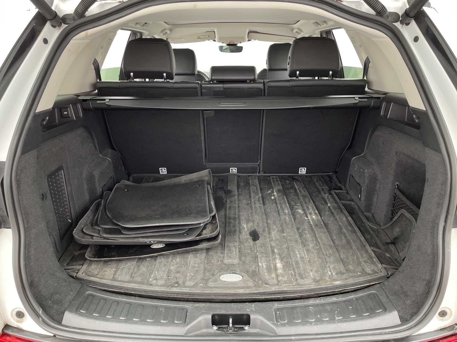 Thumbnail: 2020 Land Rover Discovery Sport - 6