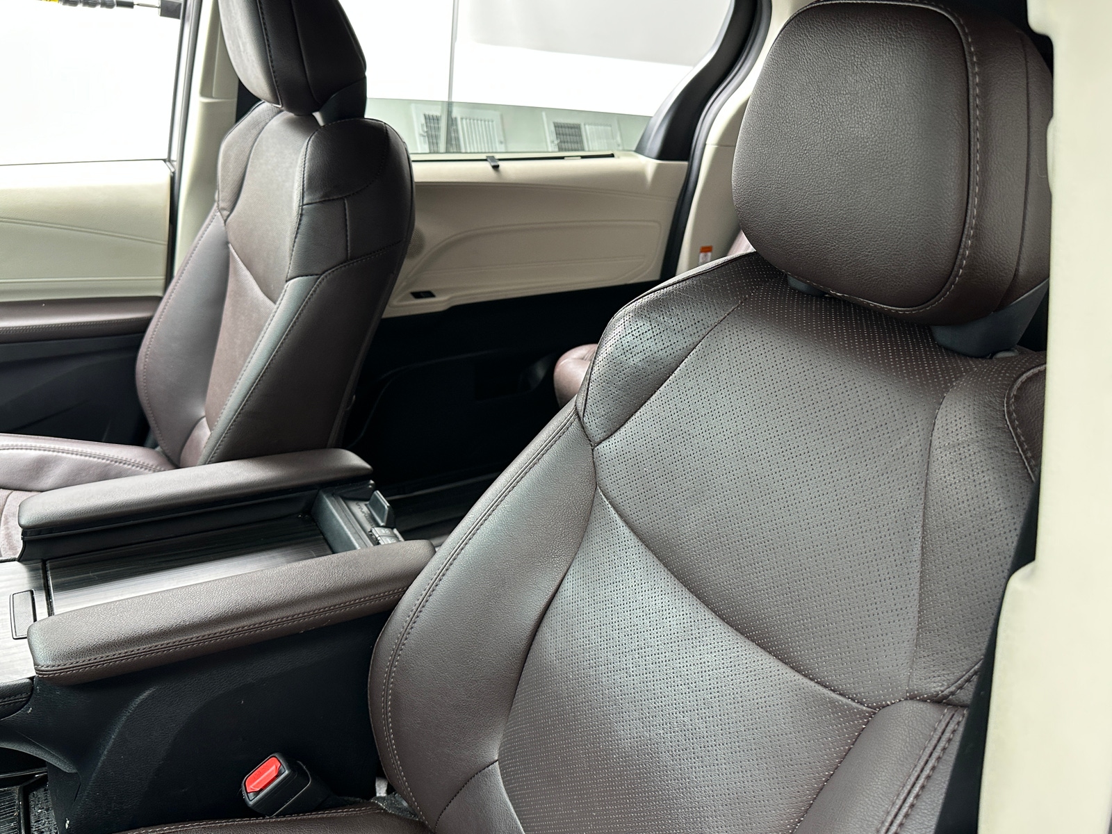 Thumbnail: 2021 Toyota Sienna - 2