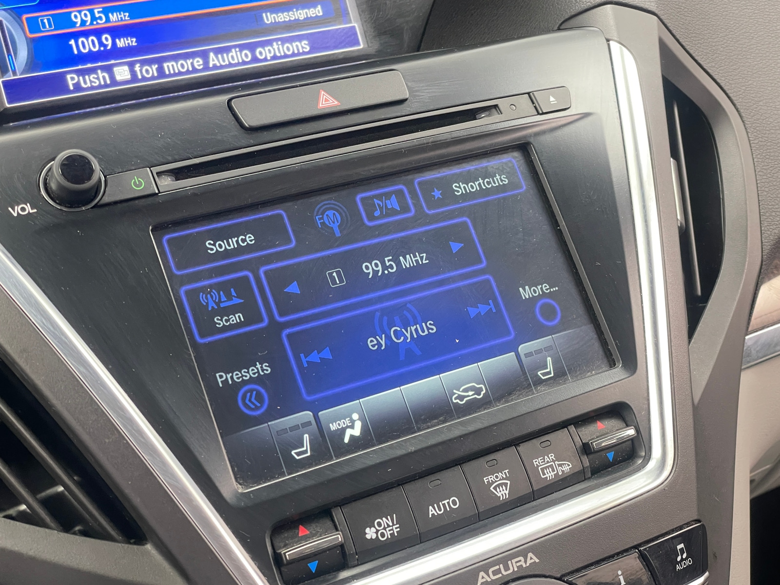 Thumbnail: 2017 Acura MDX - 3