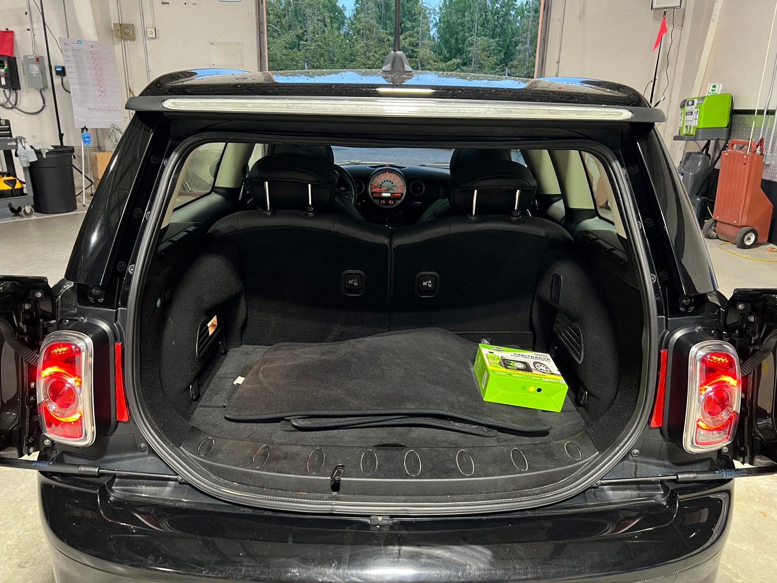 Thumbnail: 2014 MINI Cooper Clubman - 6