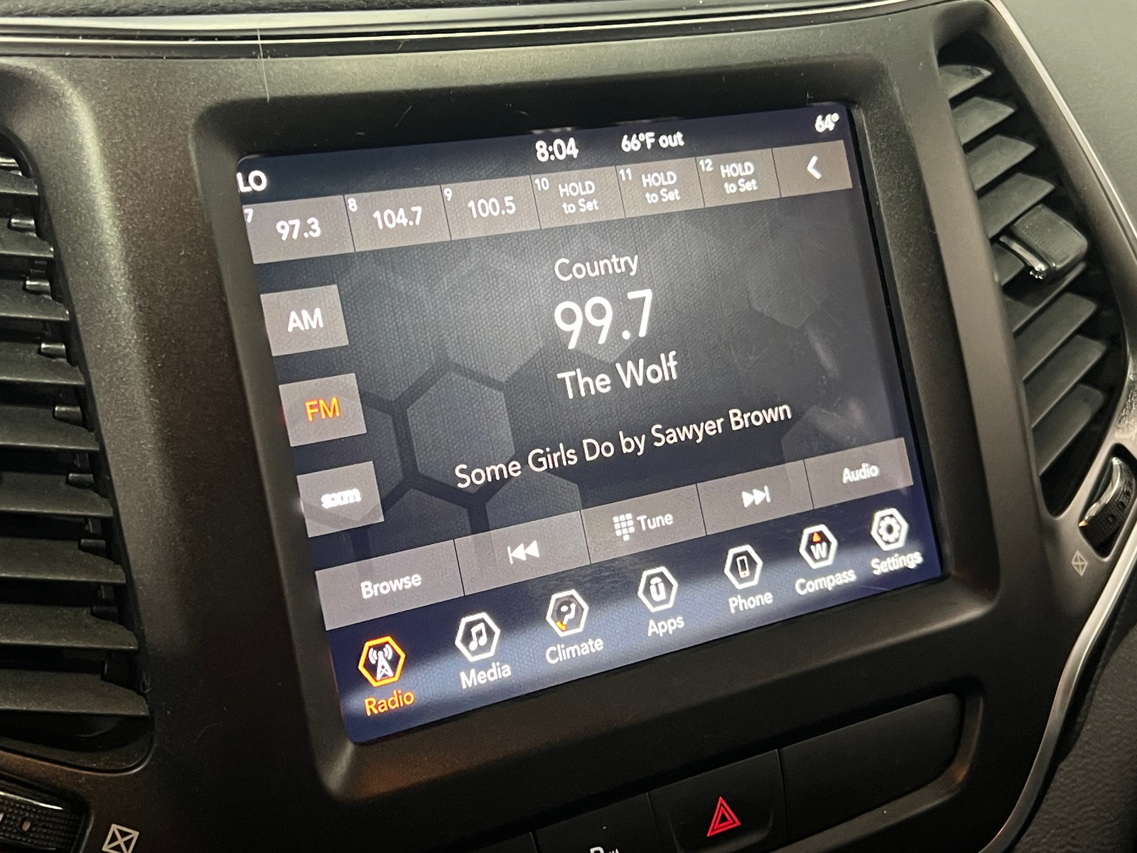 Thumbnail: 2019 Jeep Cherokee - 4