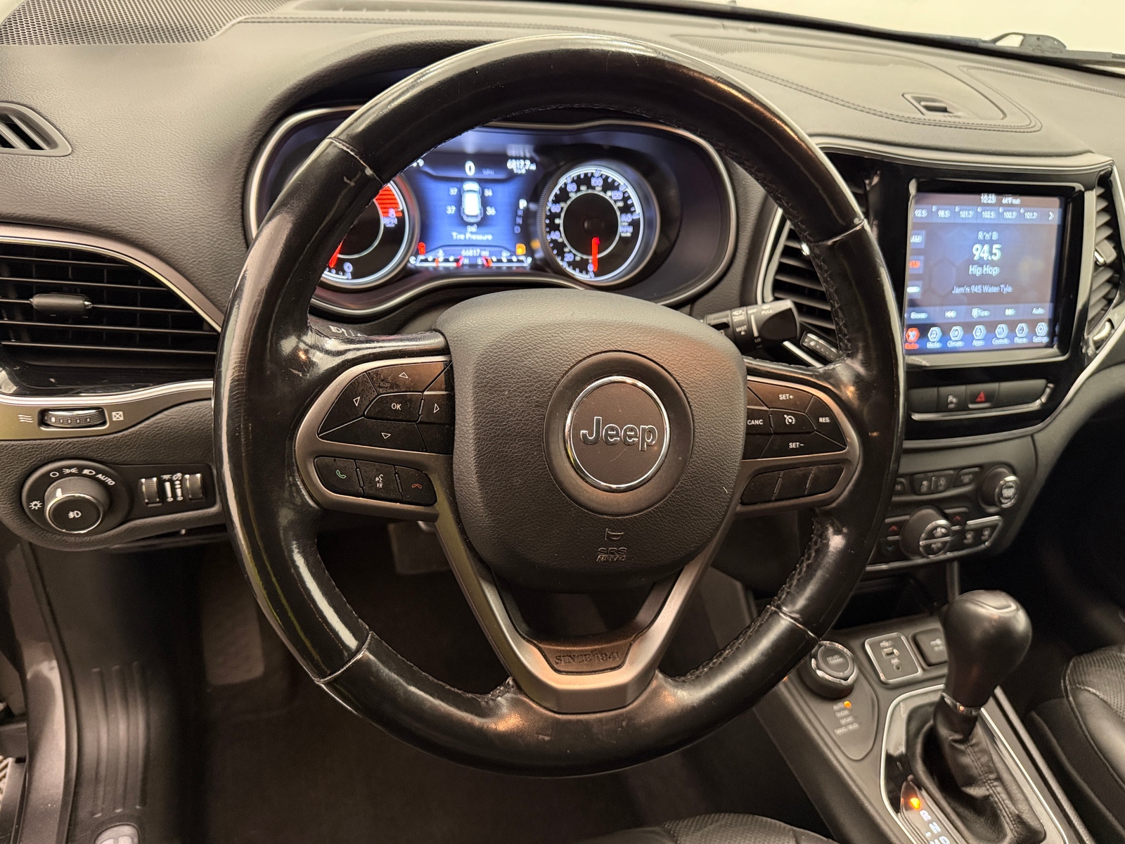 Thumbnail: 2020 Jeep Cherokee - 4