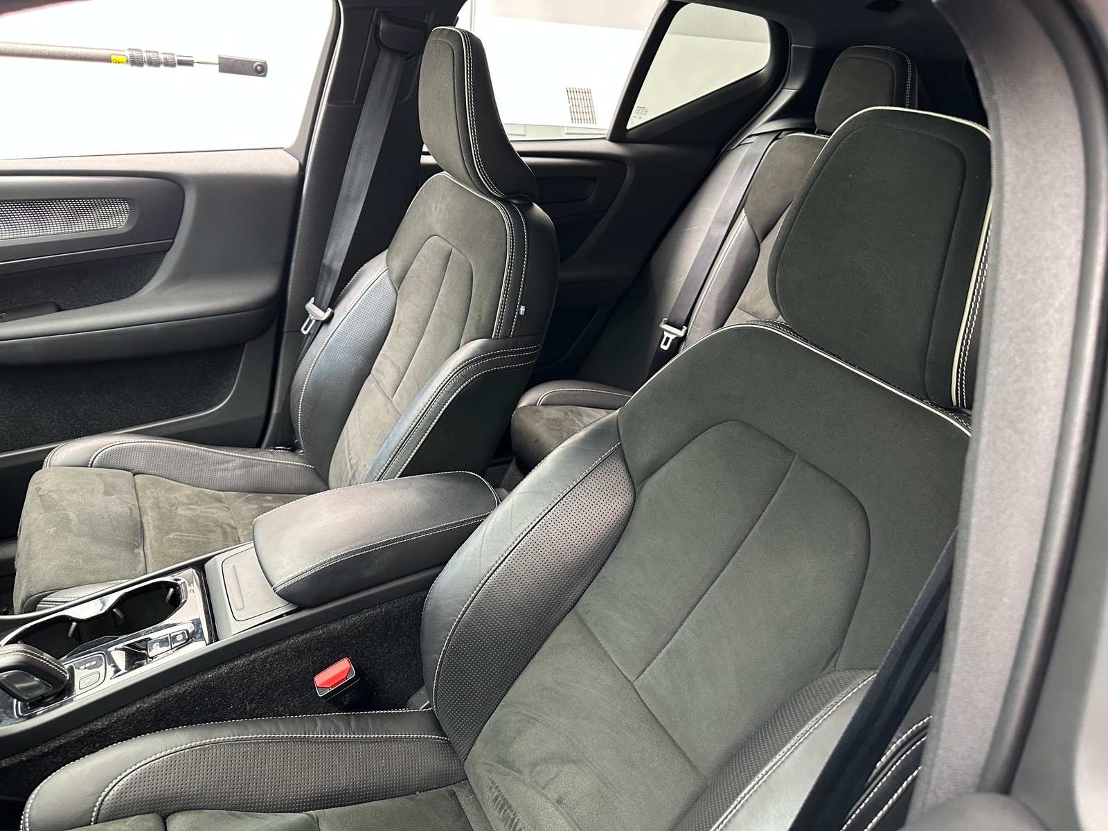 Thumbnail: 2019 Volvo XC40 - 2