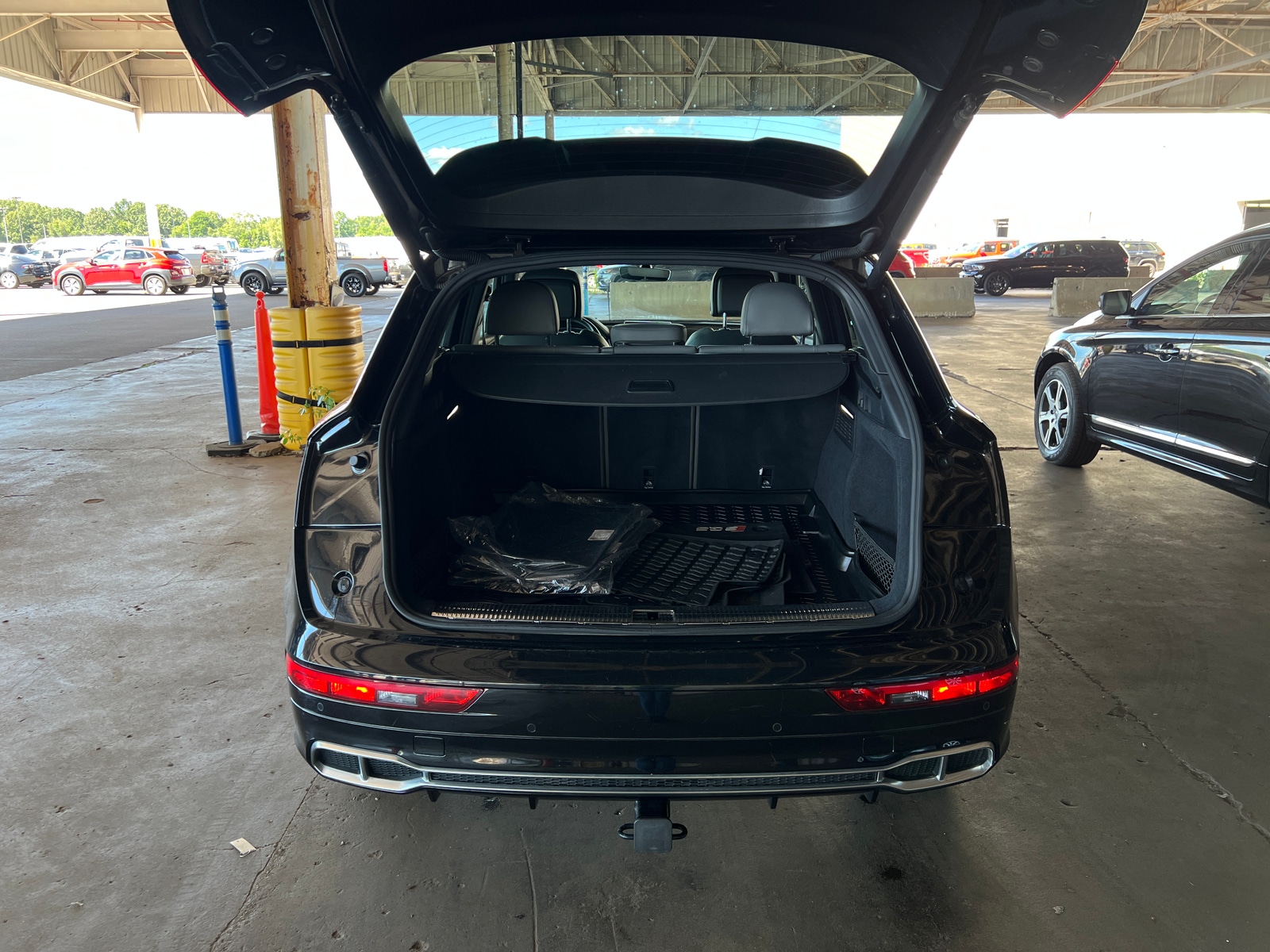 Thumbnail: 2020 Audi SQ5 - 6