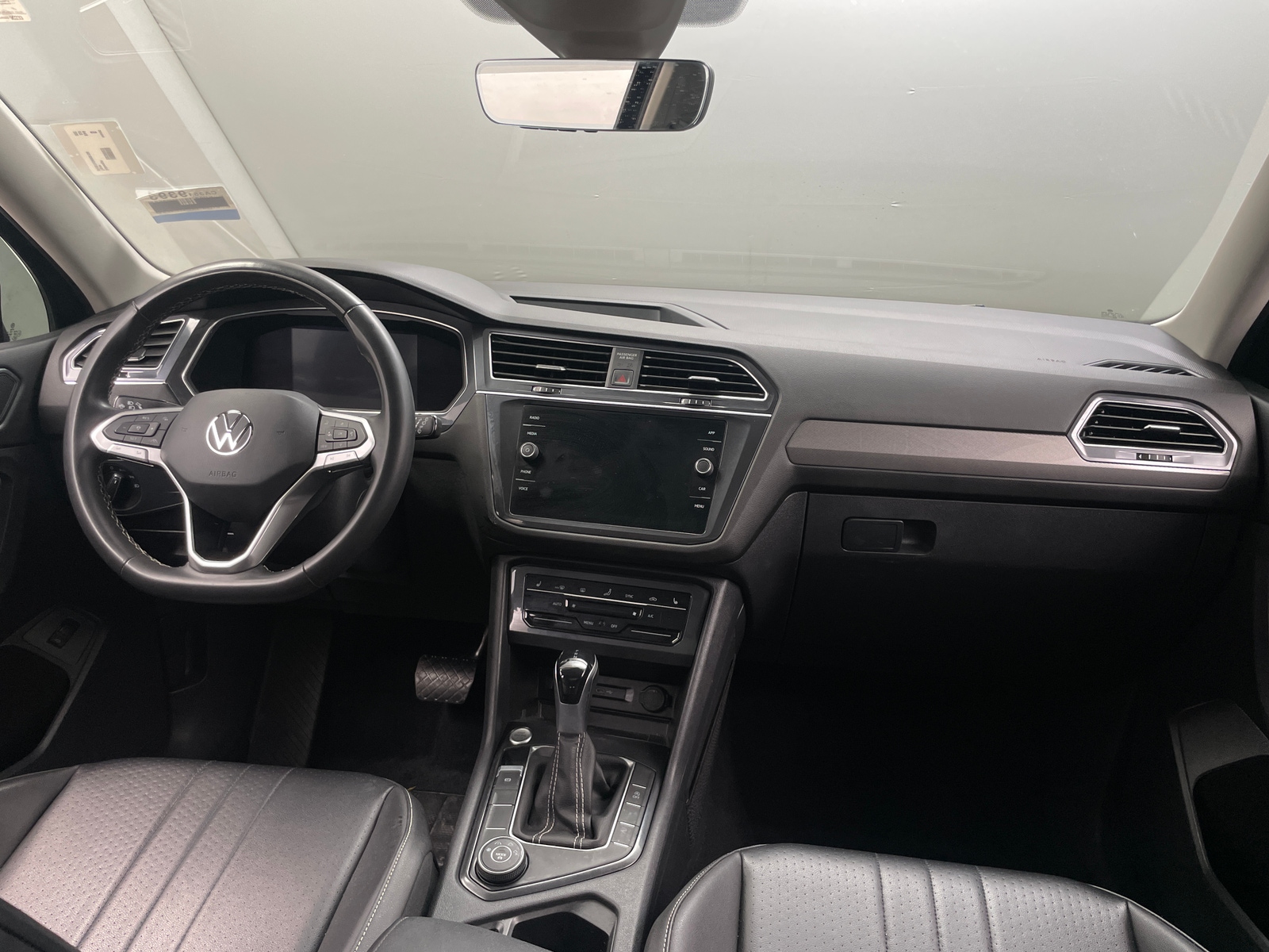 Thumbnail: 2022 Volkswagen Tiguan - 2