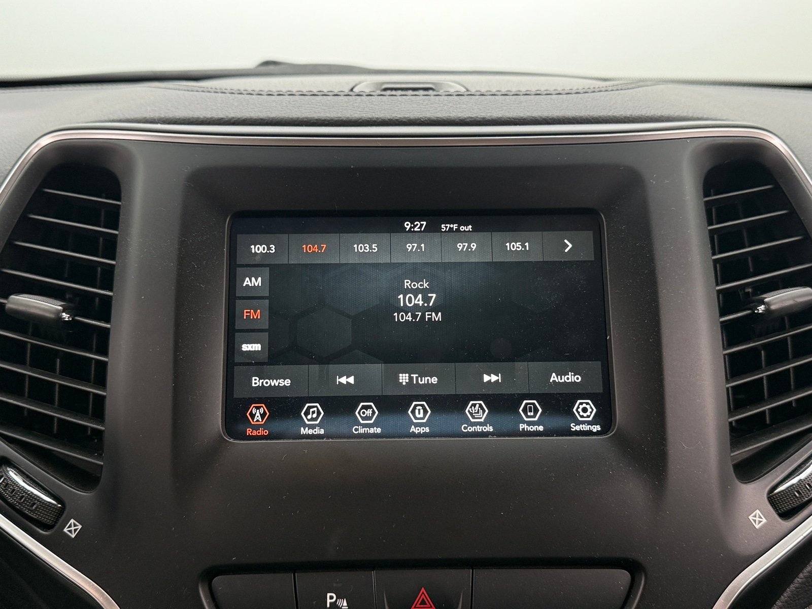 Thumbnail: 2019 Jeep Cherokee - 4