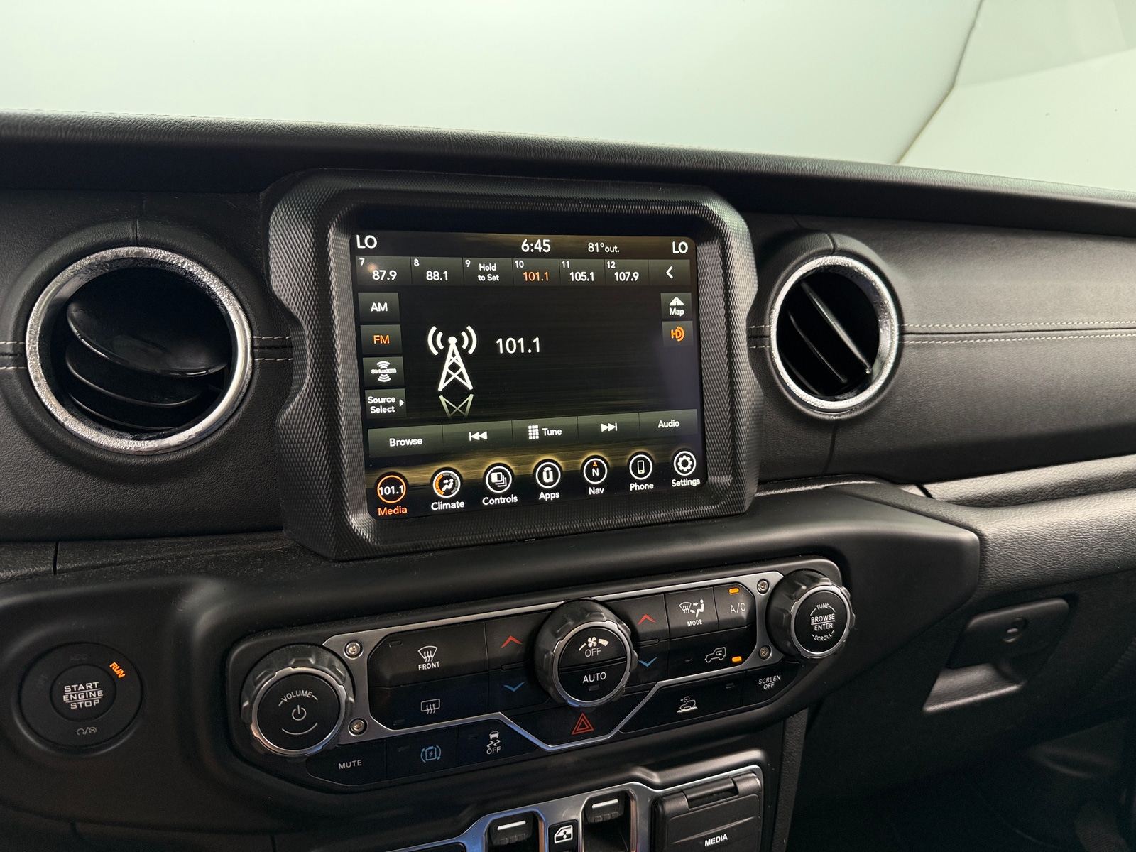 Thumbnail: 2023 Jeep Wrangler - 3