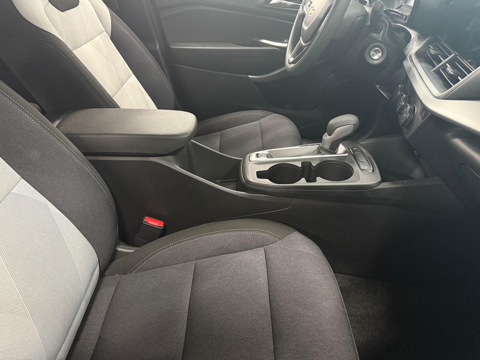 Thumbnail: 2025 Chevrolet Trax - 2