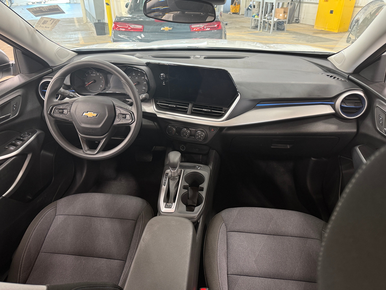 Thumbnail: 2025 Chevrolet Trax - 3