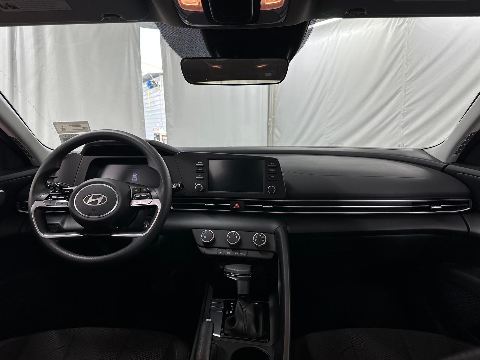 Thumbnail: 2024 Hyundai Elantra - 3