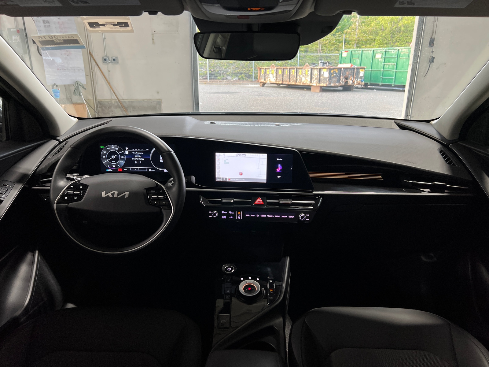 Thumbnail: 2023 Kia Niro - 2
