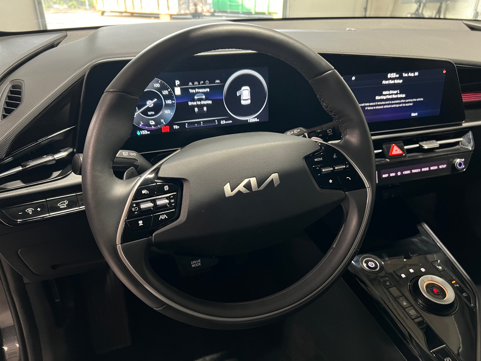 Thumbnail: 2023 Kia Niro - 4