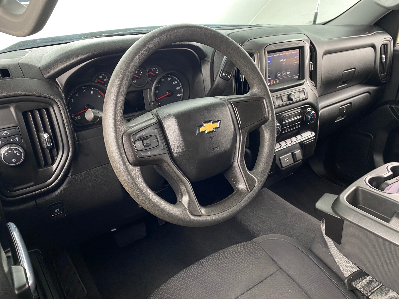 Thumbnail: 2020 Chevrolet Silverado 1500 - 3