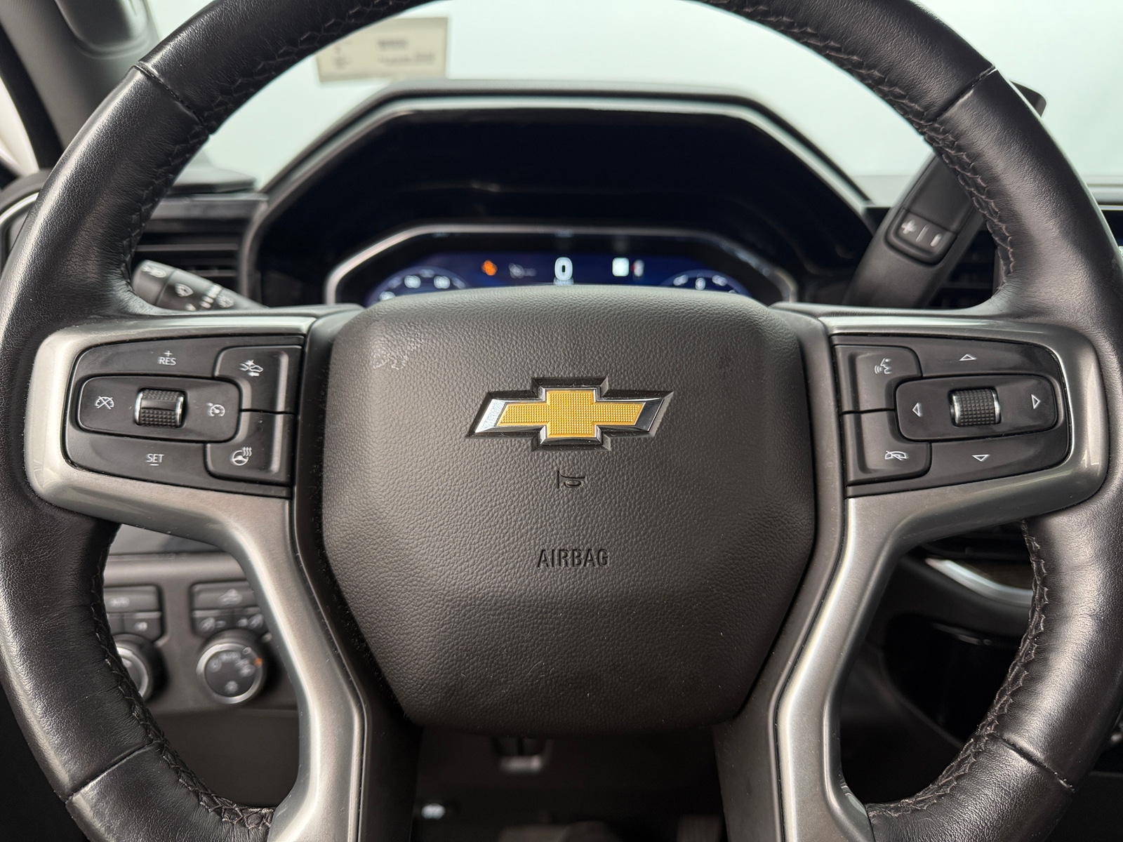 Thumbnail: 2022 Chevrolet Silverado 1500 - 5