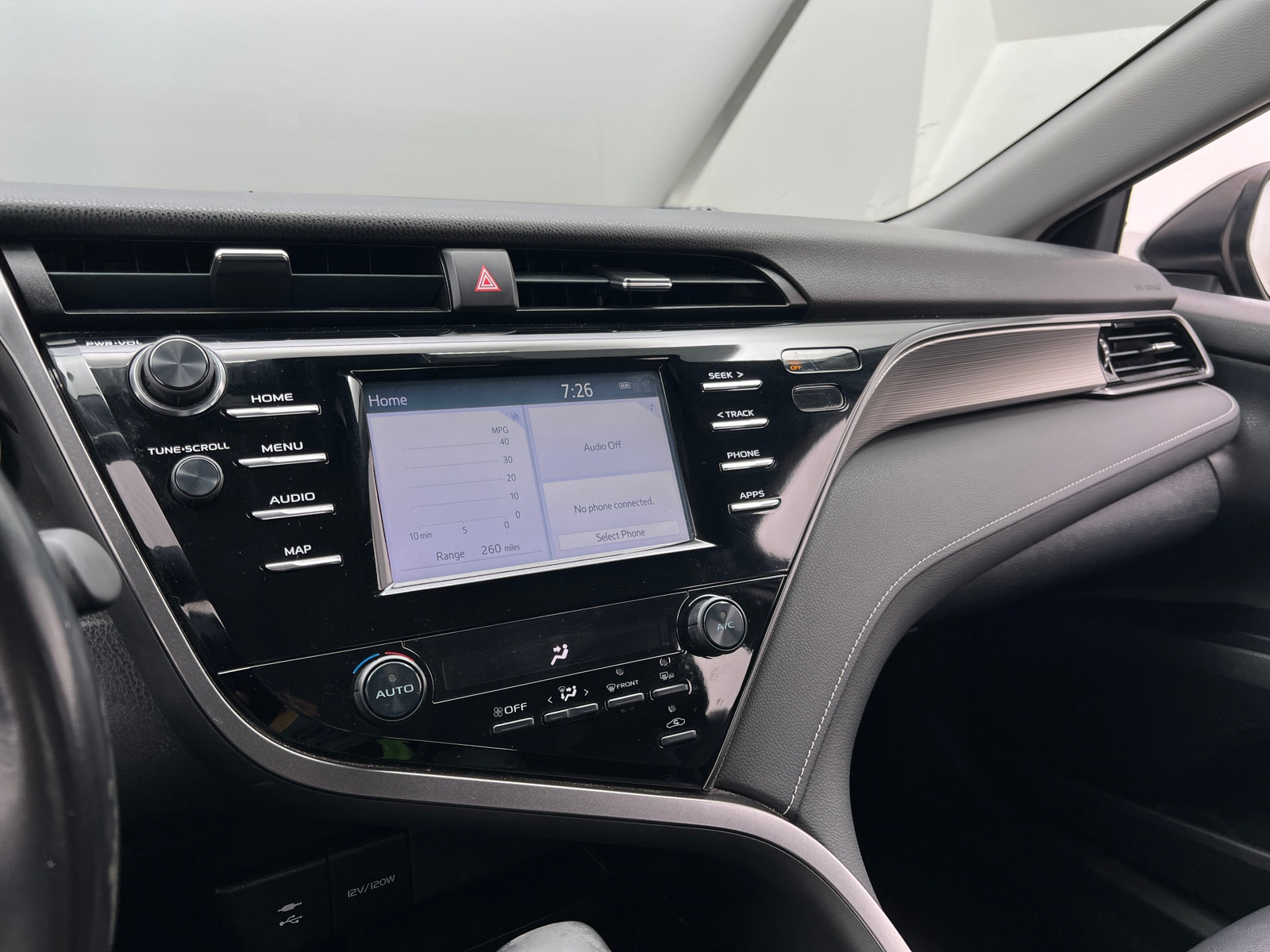 Thumbnail: 2019 Toyota Camry - 4
