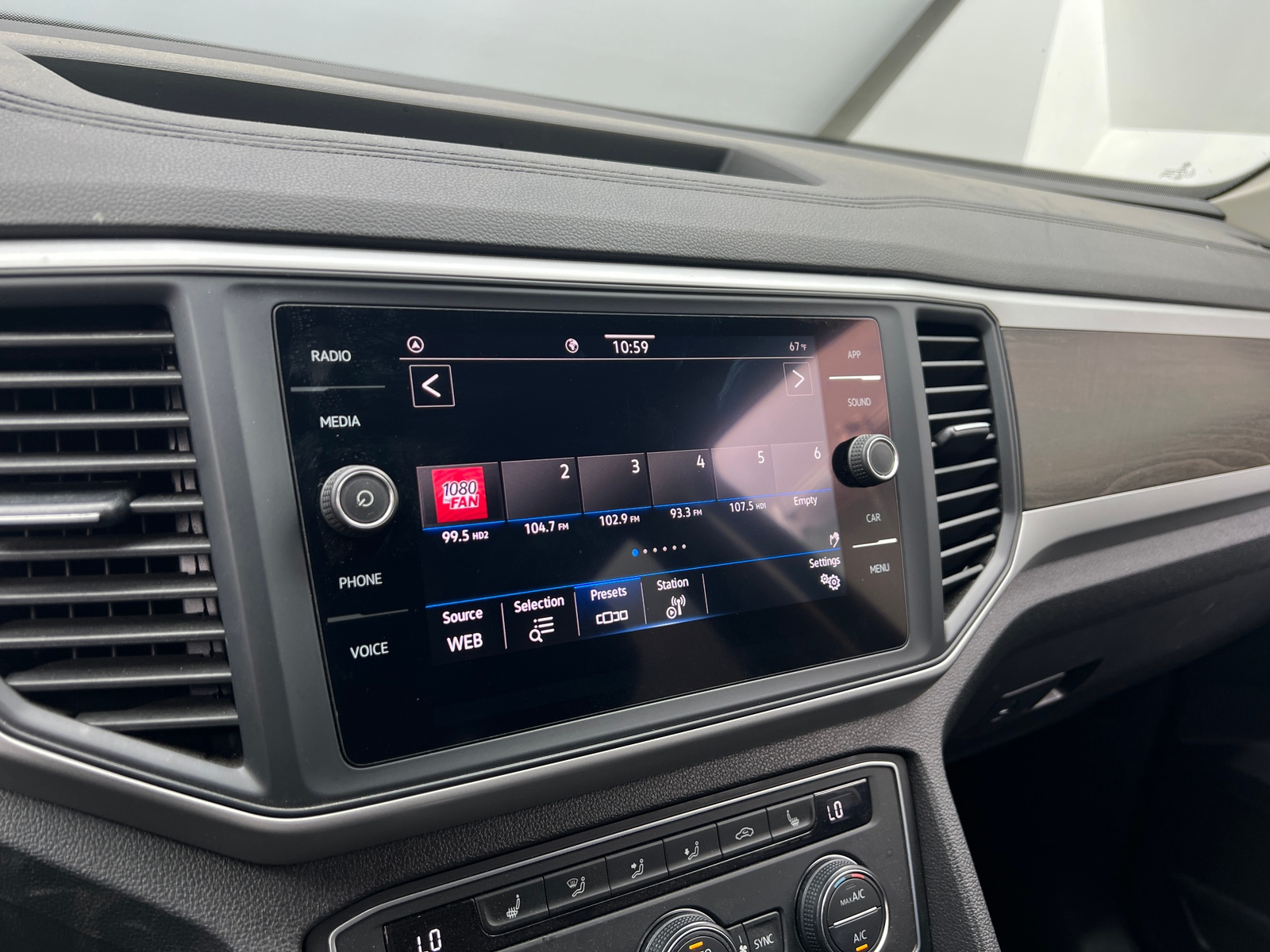 Thumbnail: 2021 Volkswagen Atlas - 3