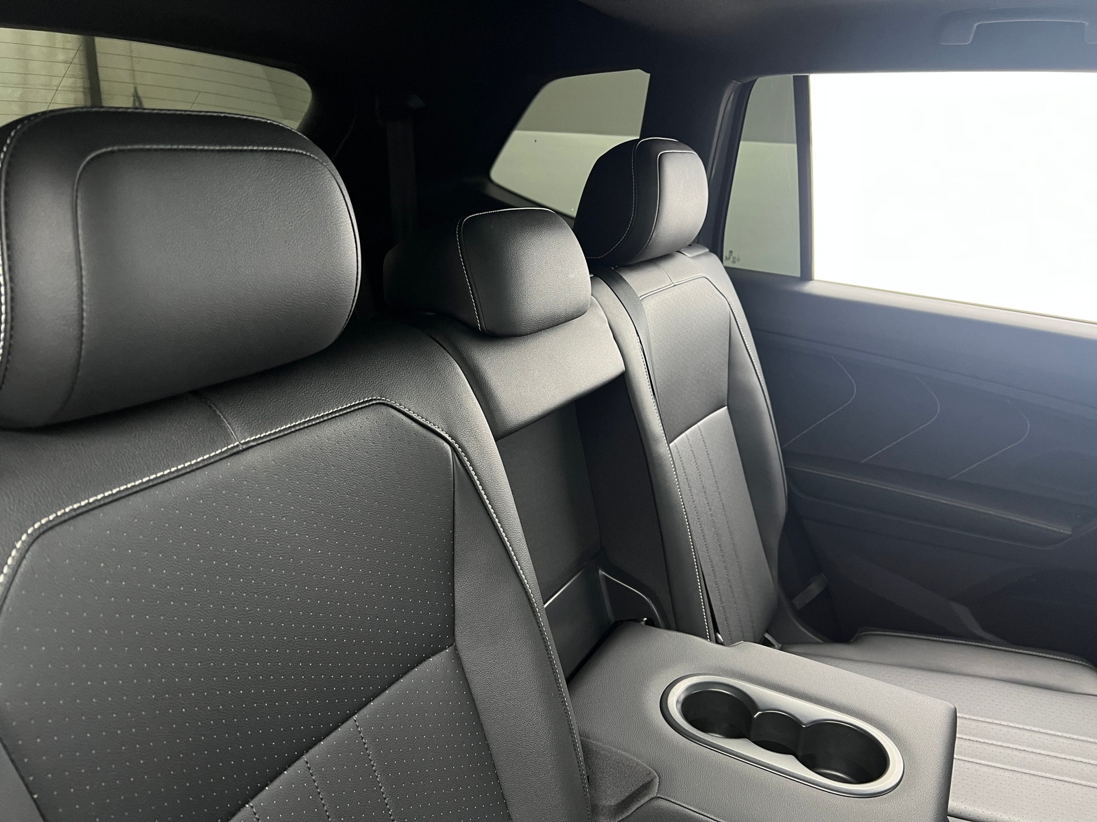 Thumbnail: 2023 Volkswagen Tiguan - 5