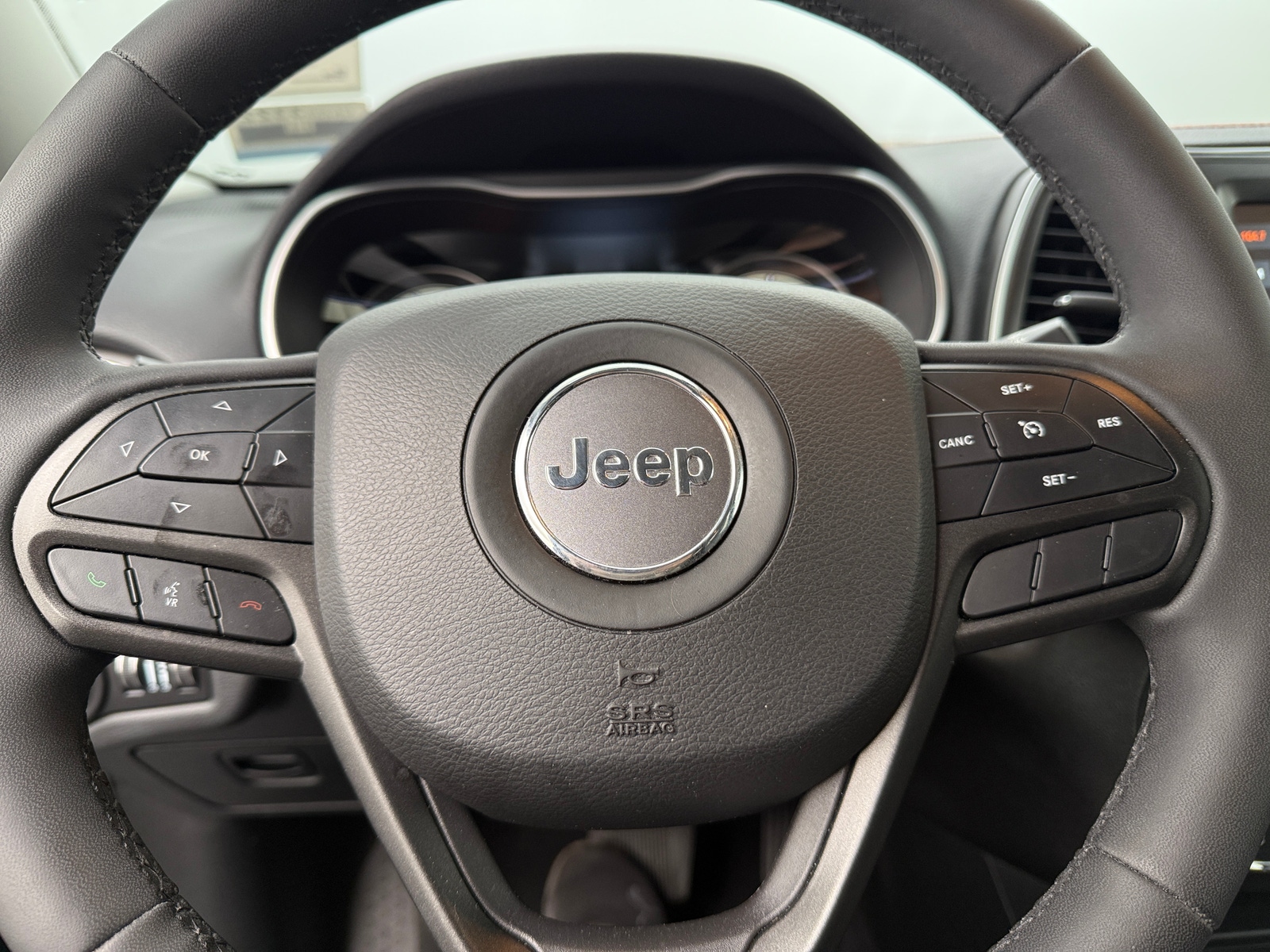 Thumbnail: 2021 Jeep Cherokee - 5