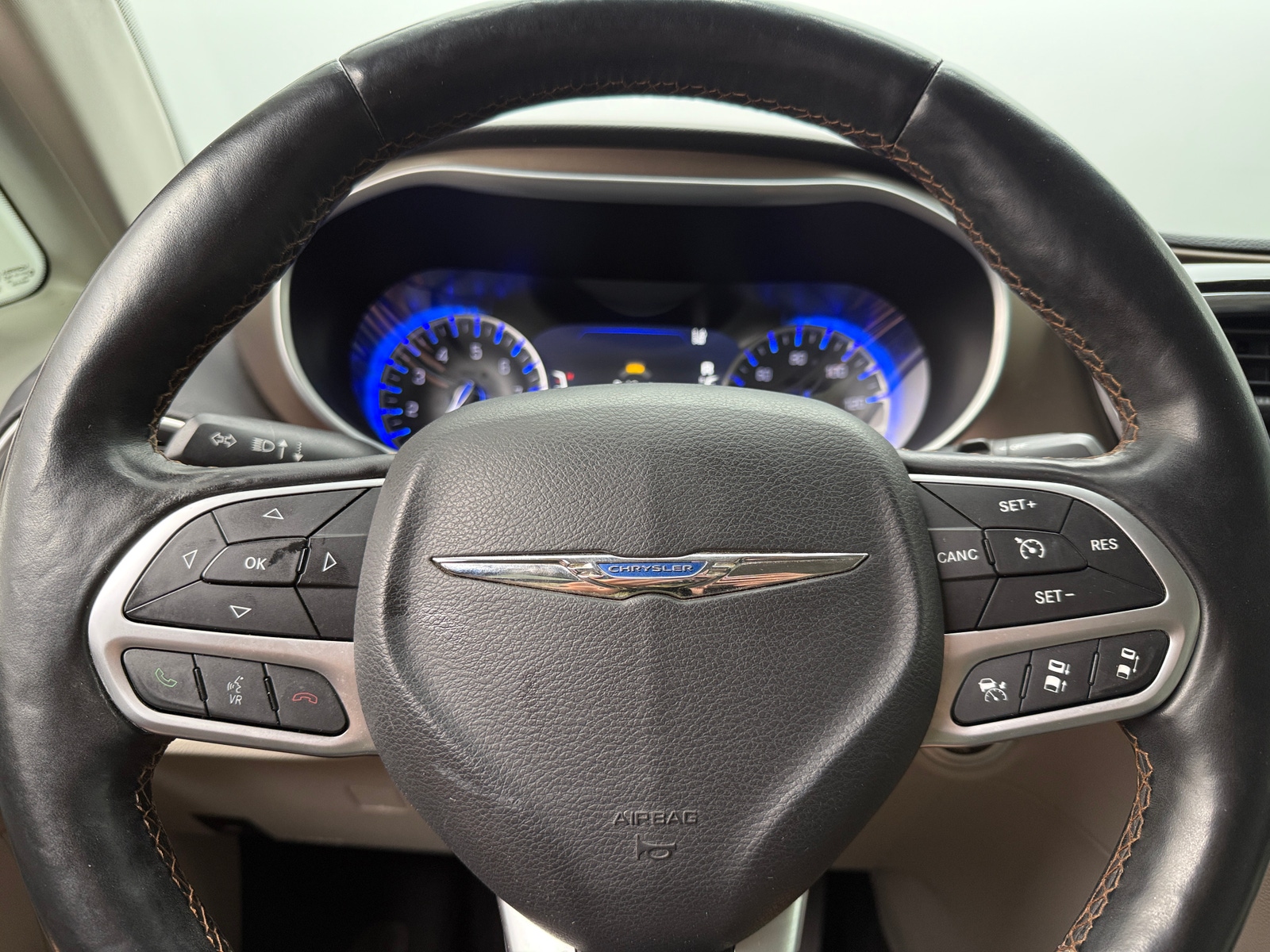 Thumbnail: 2017 Chrysler Pacifica - 4