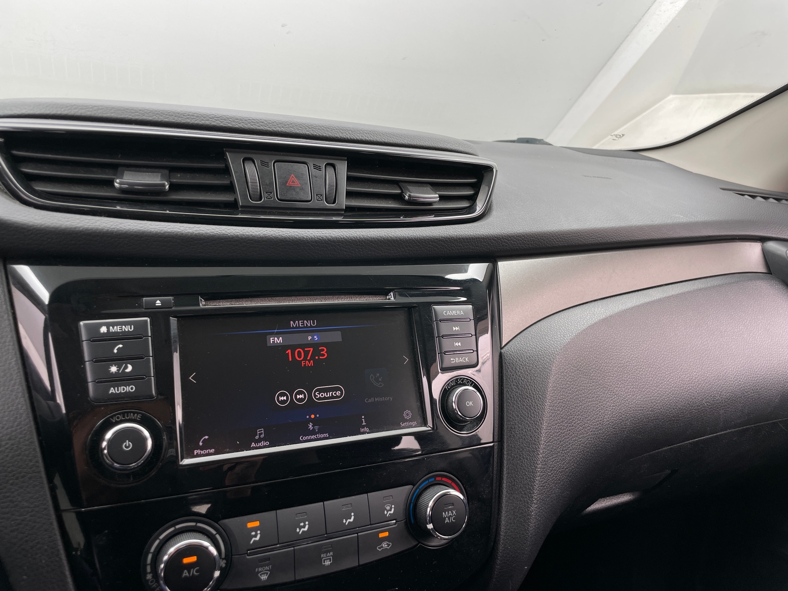 Thumbnail: 2019 Nissan Rogue Sport - 4