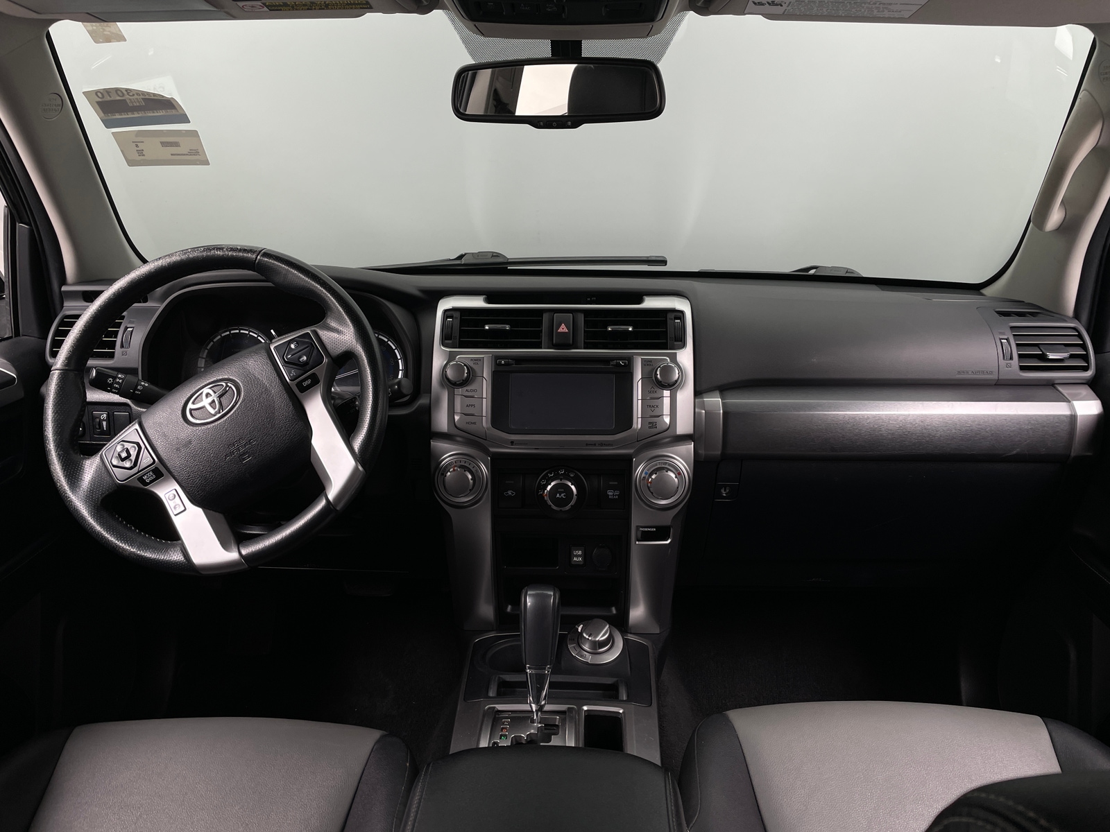 Thumbnail: 2016 Toyota 4Runner - 3