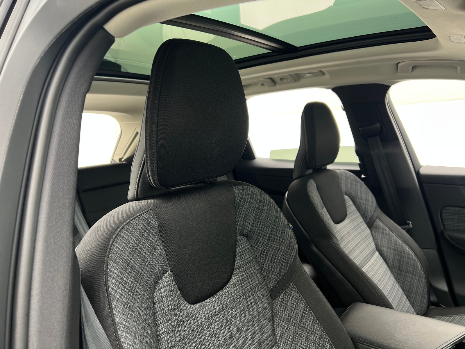 Thumbnail: 2022 Volvo XC60 - 2