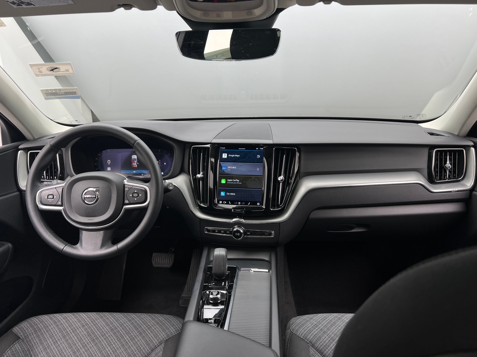 Thumbnail: 2022 Volvo XC60 - 3