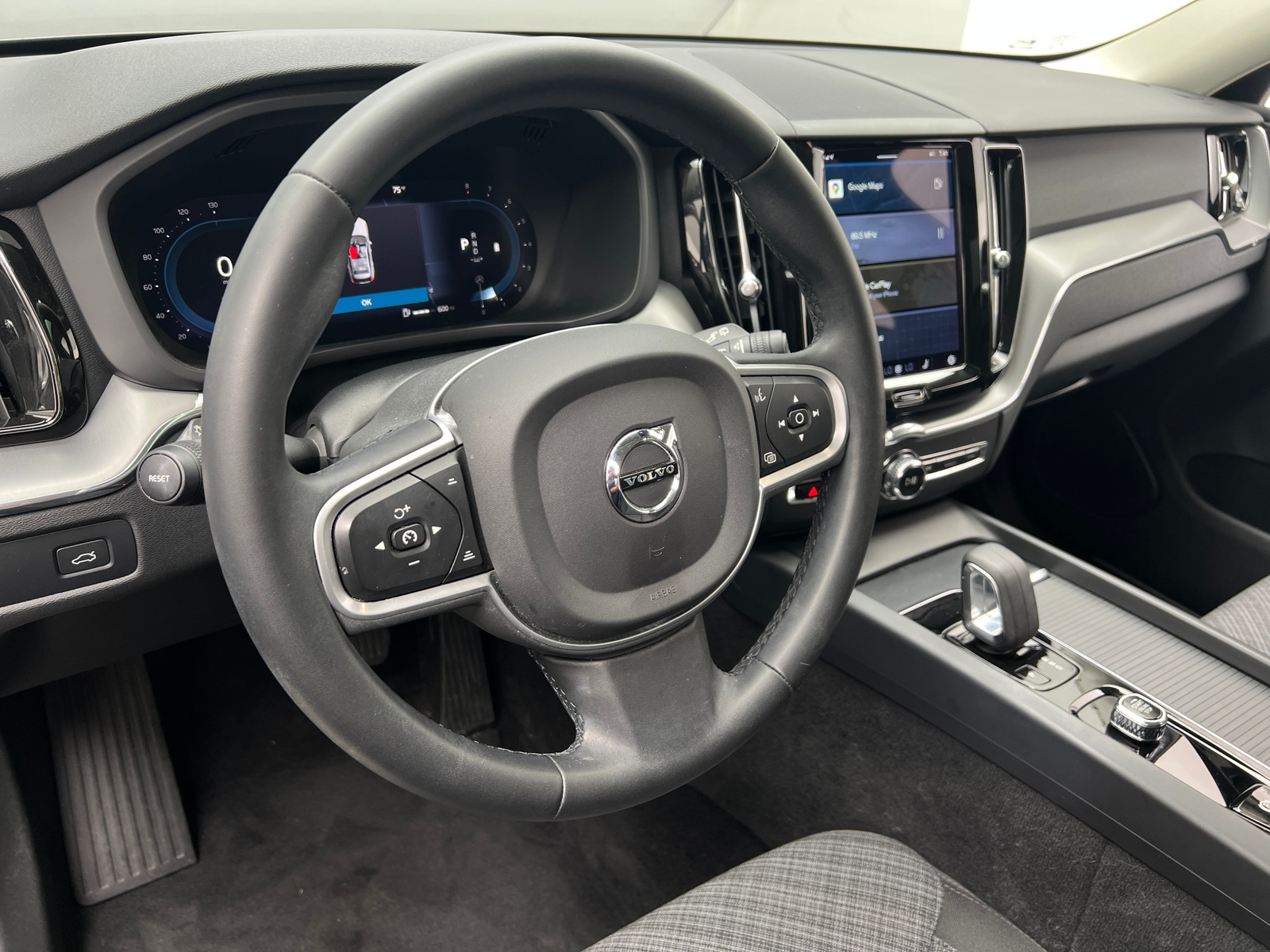 Thumbnail: 2022 Volvo XC60 - 5