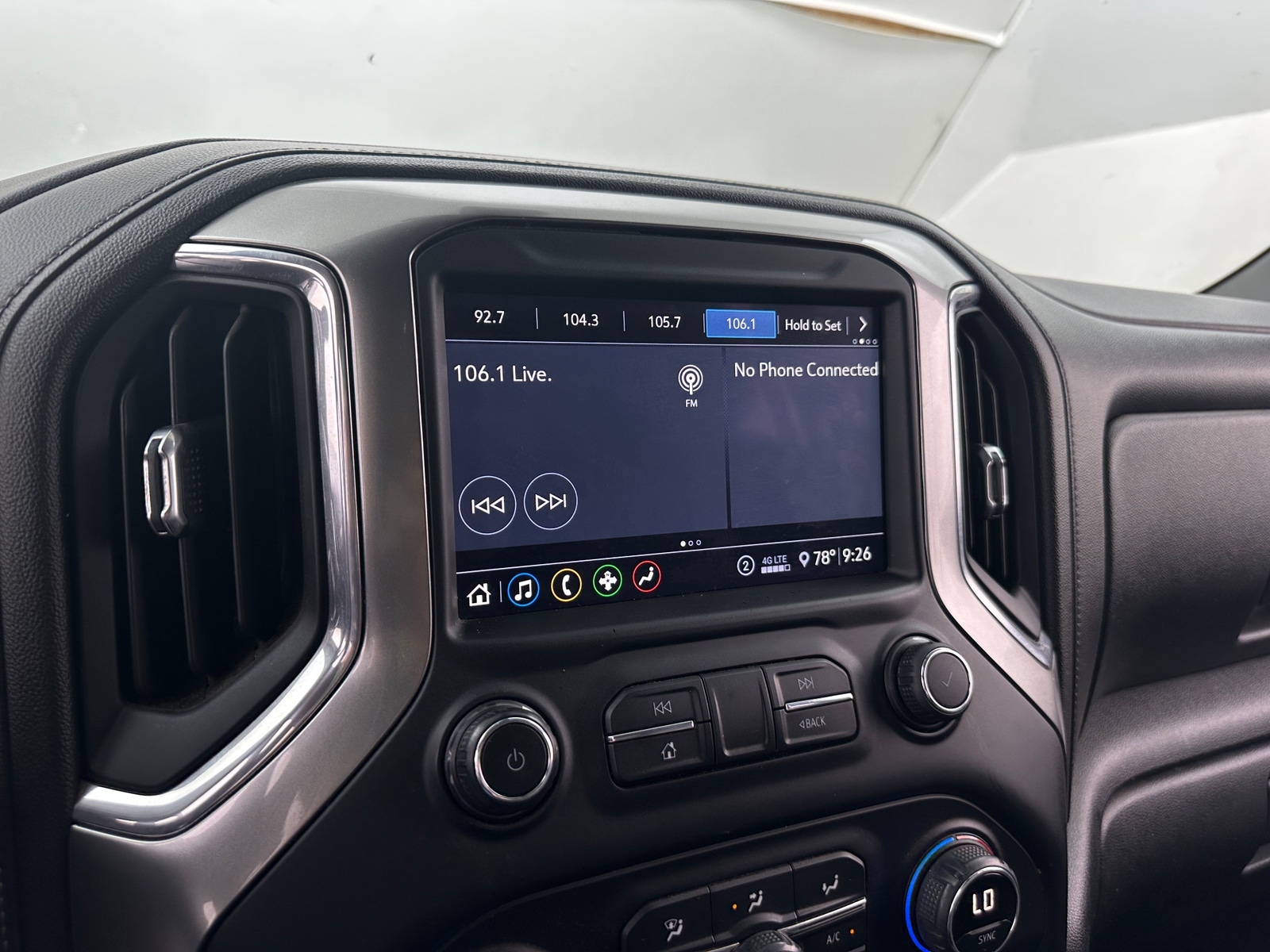 Thumbnail: 2020 Chevrolet Silverado 1500 - 3