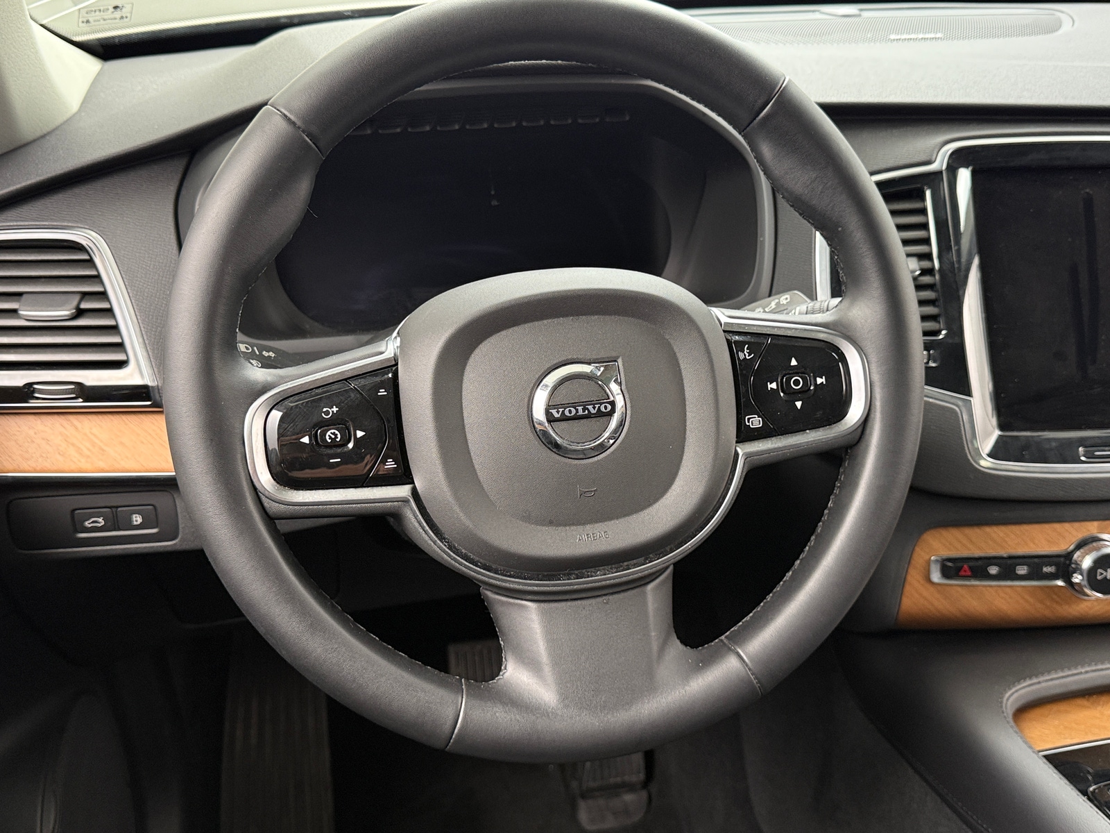 Thumbnail: 2023 Volvo XC90 - 4