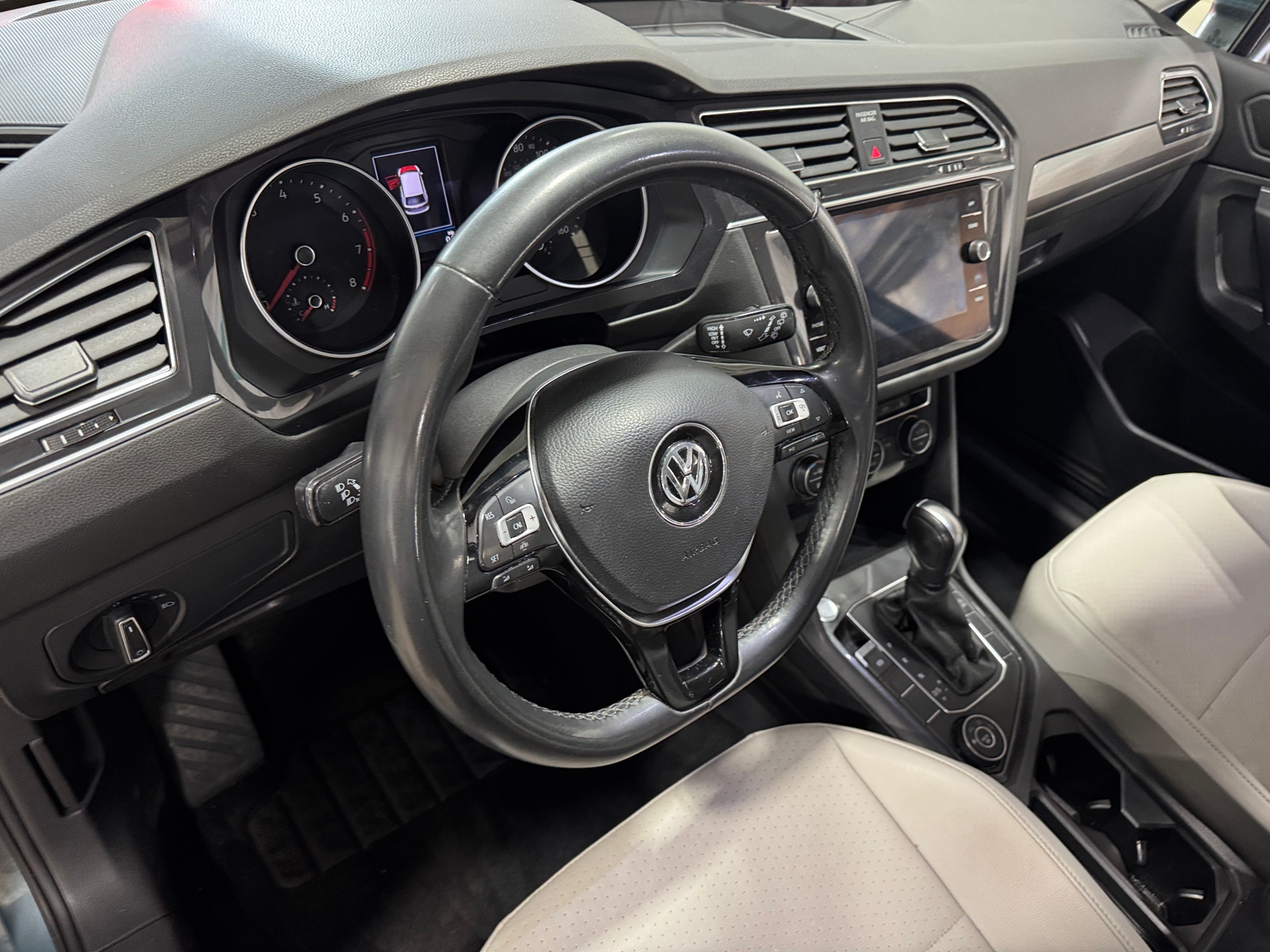 Thumbnail: 2020 Volkswagen Tiguan - 2