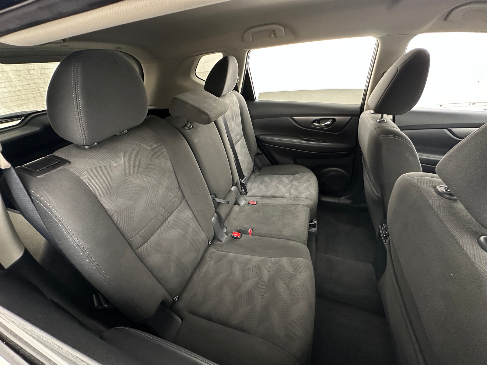 Thumbnail: 2016 Nissan Rogue - 6