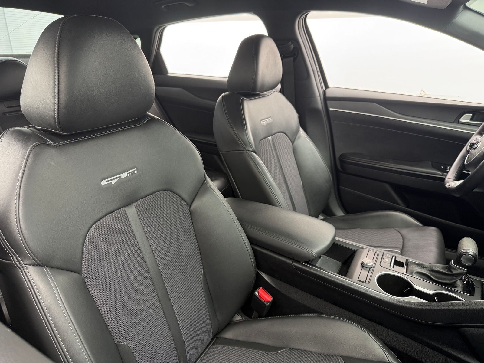 Thumbnail: 2021 Kia K5 - 2