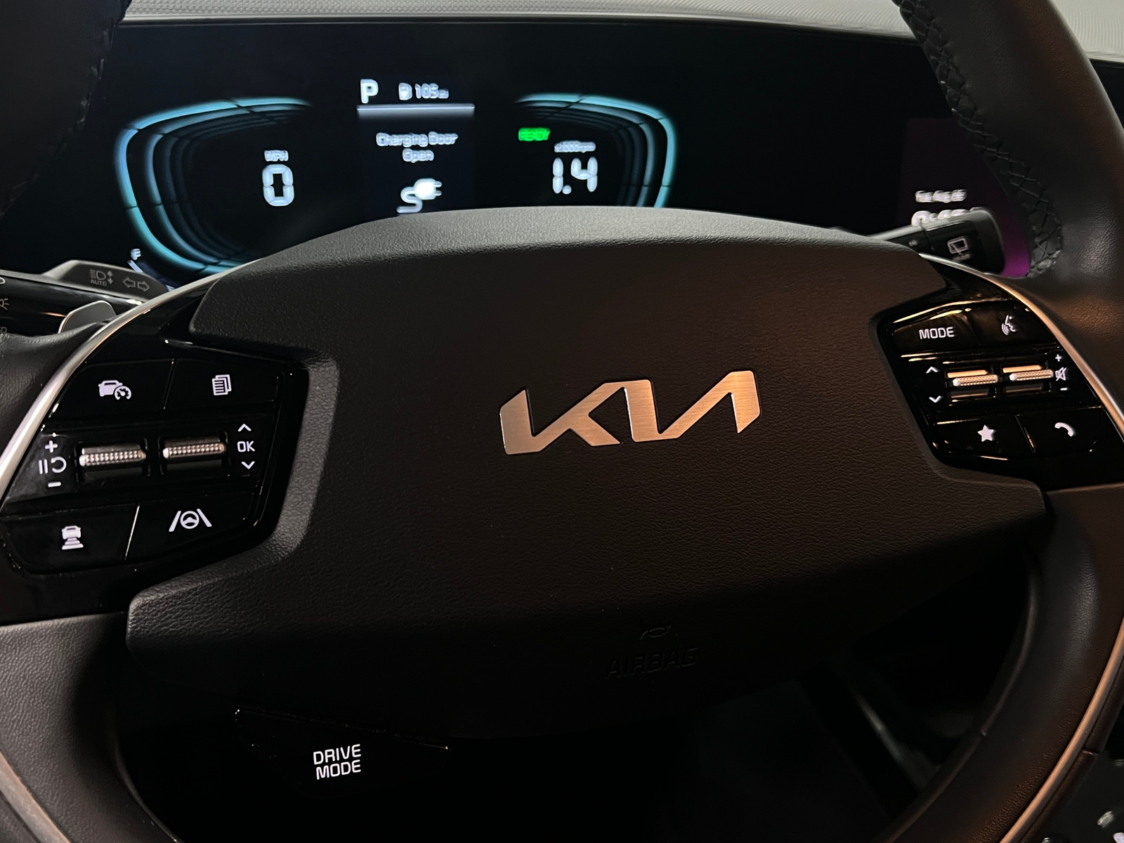 Thumbnail: 2023 Kia Niro - 4