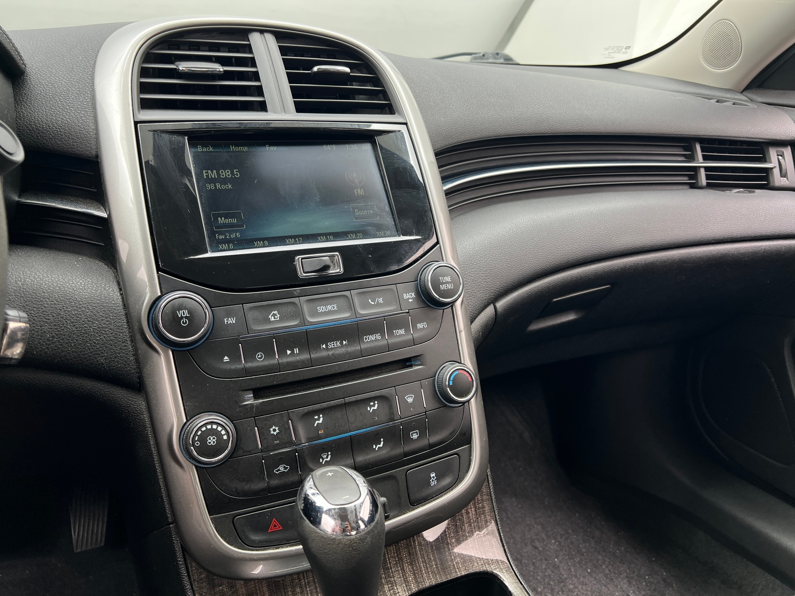 Thumbnail: 2015 Chevrolet Malibu - 4