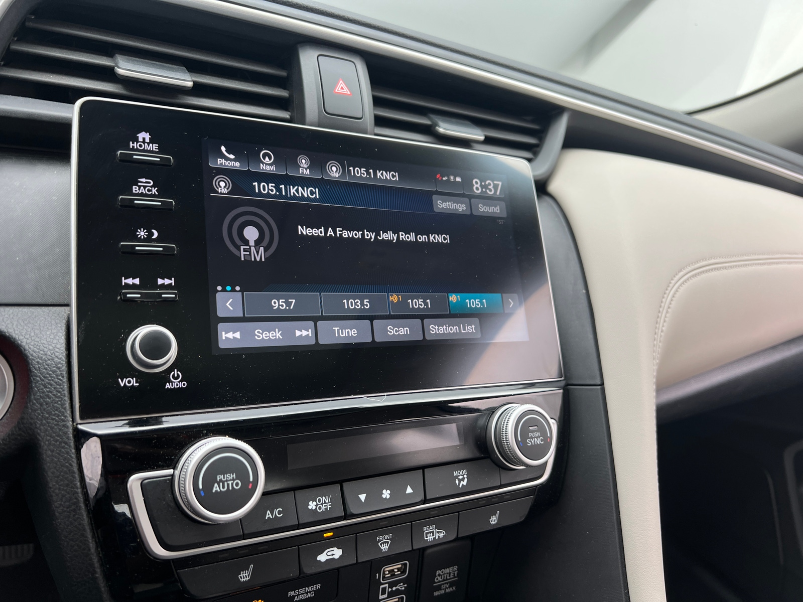 Thumbnail: 2019 Honda Insight - 3