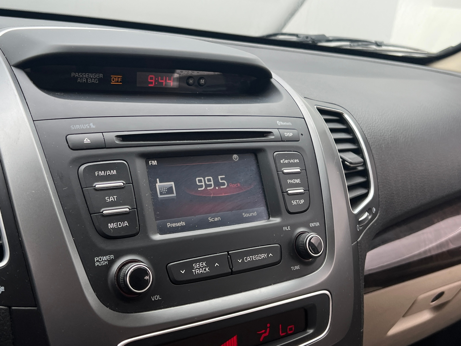Thumbnail: 2014 Kia Sorento - 3