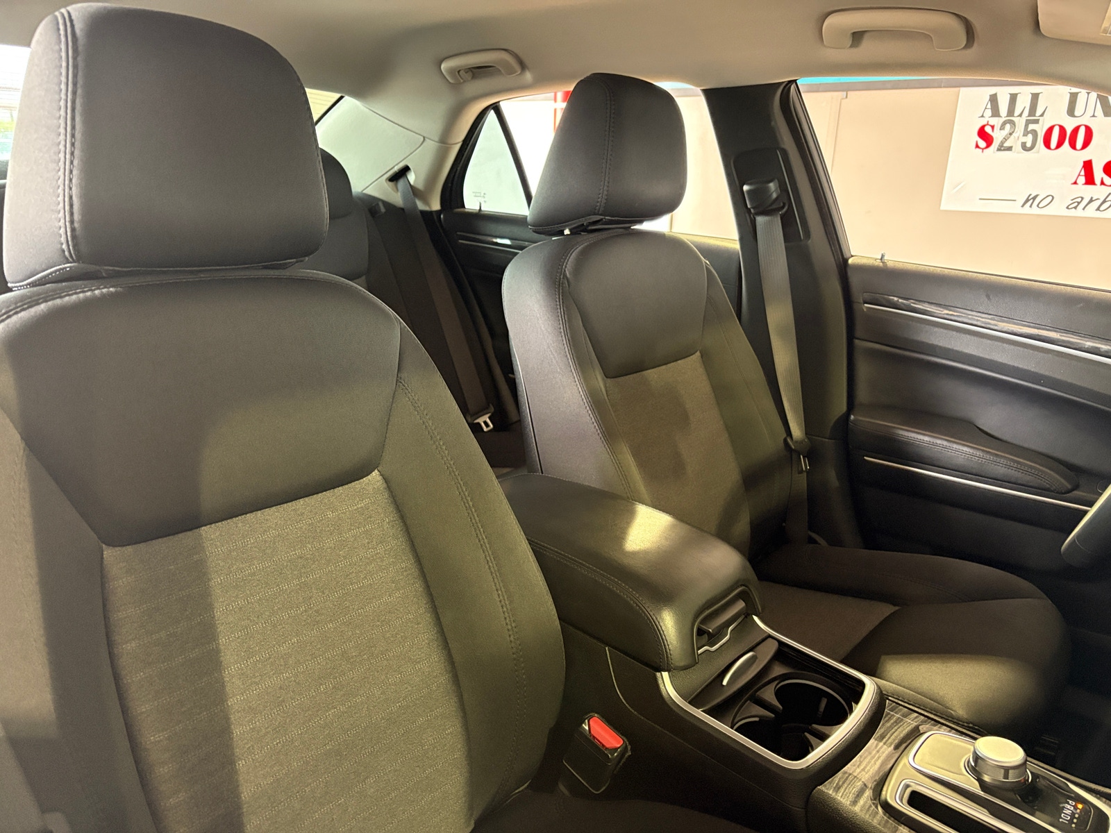 Thumbnail: 2019 Chrysler 300 - 2