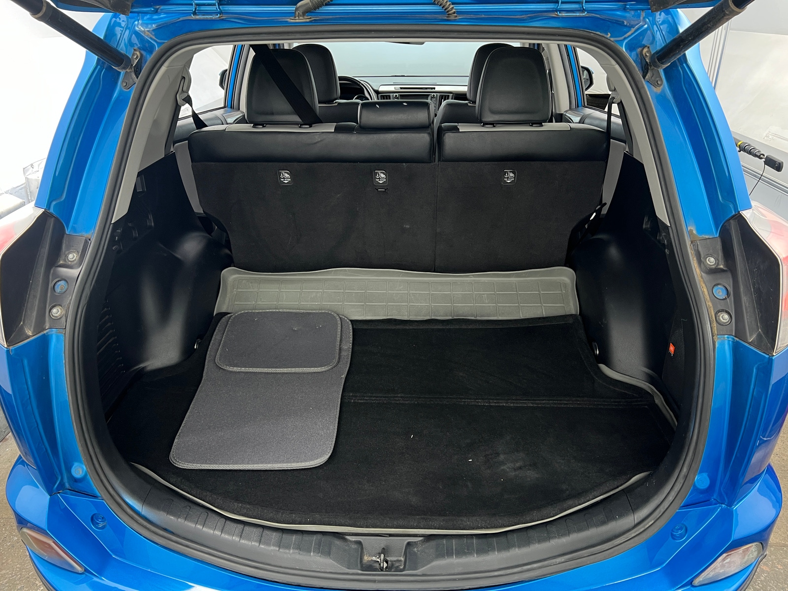 Thumbnail: 2017 Toyota RAV4 - 6