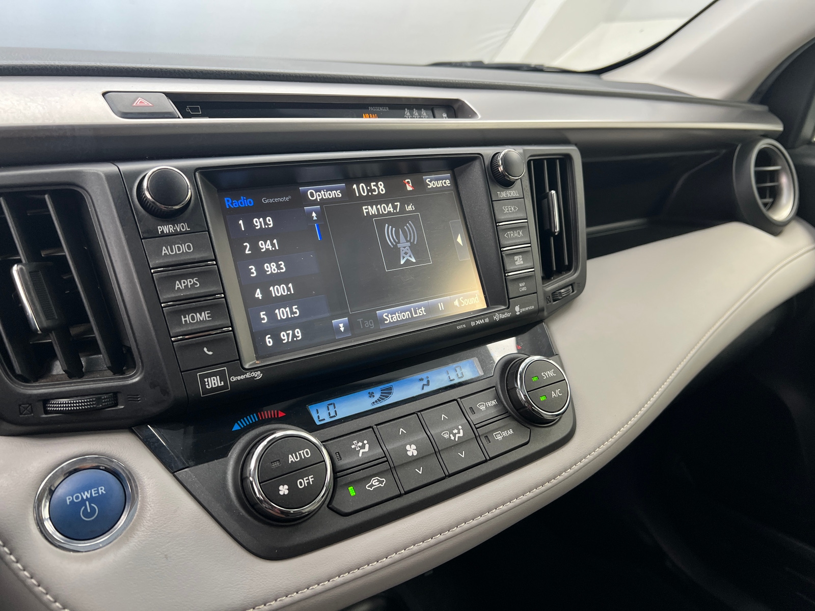 Thumbnail: 2017 Toyota RAV4 - 3