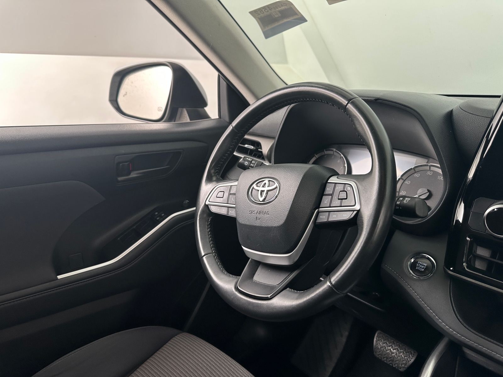 Thumbnail: 2023 Toyota Highlander - 5