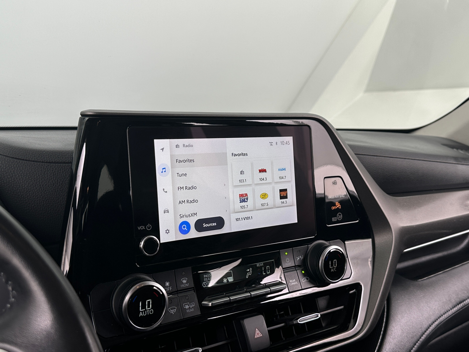 Thumbnail: 2023 Toyota Highlander - 4