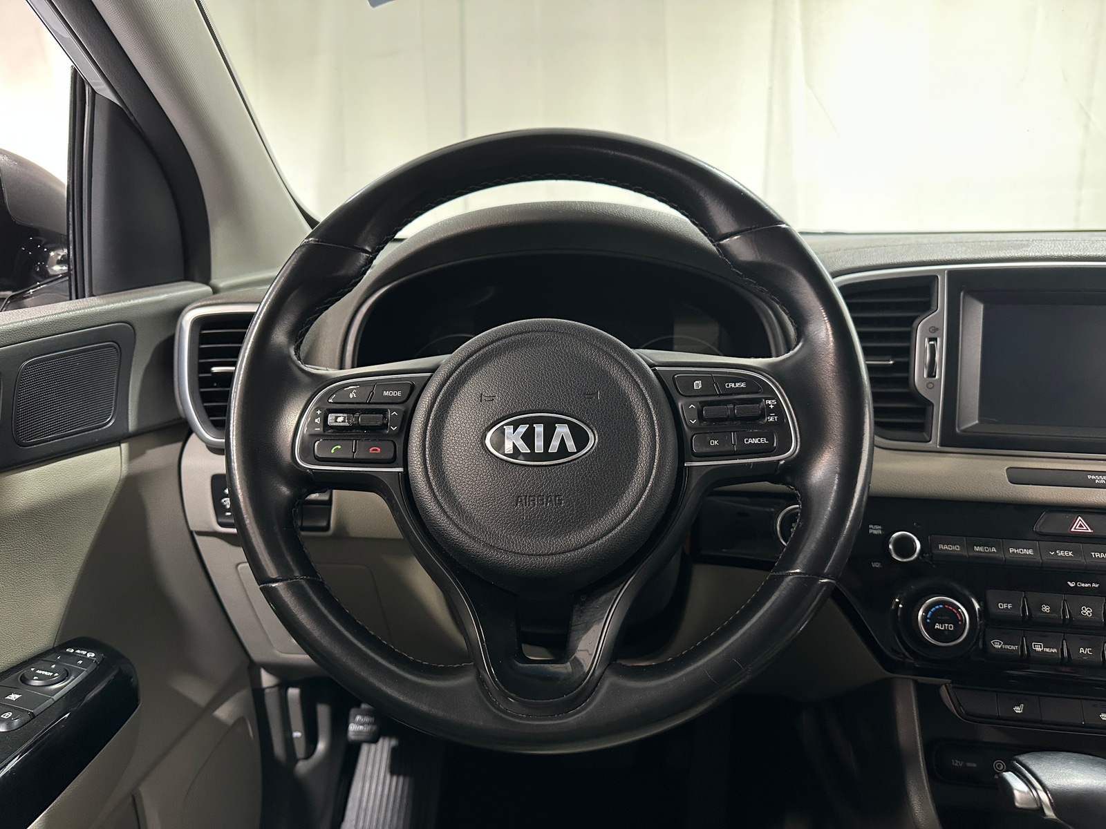 Thumbnail: 2019 Kia Sportage - 4