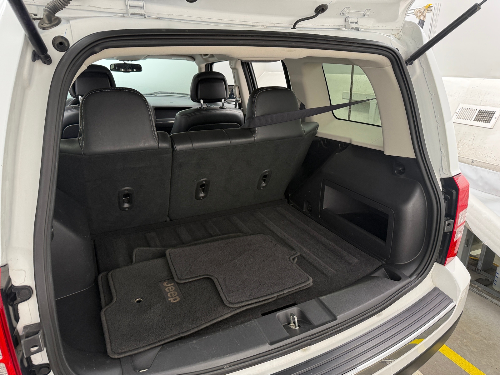 Thumbnail: 2017 Jeep Patriot - 6