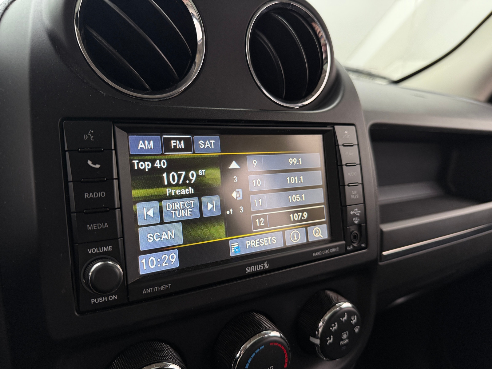 Thumbnail: 2017 Jeep Patriot - 3